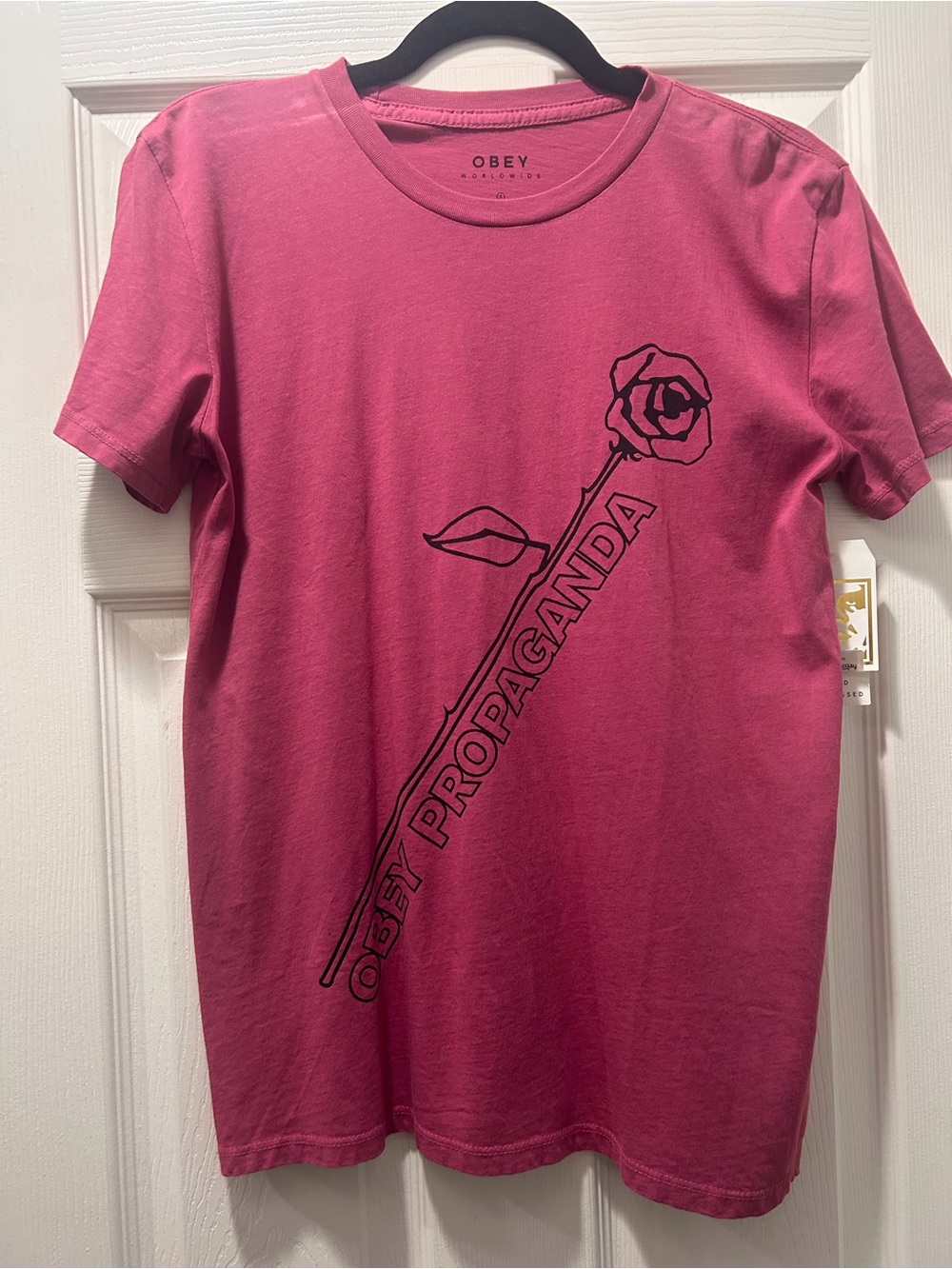🌹🛹🍓Obey Worldwide Crewneck Raspberry Tee Shirt 🍓🏄🏽♀️🌹